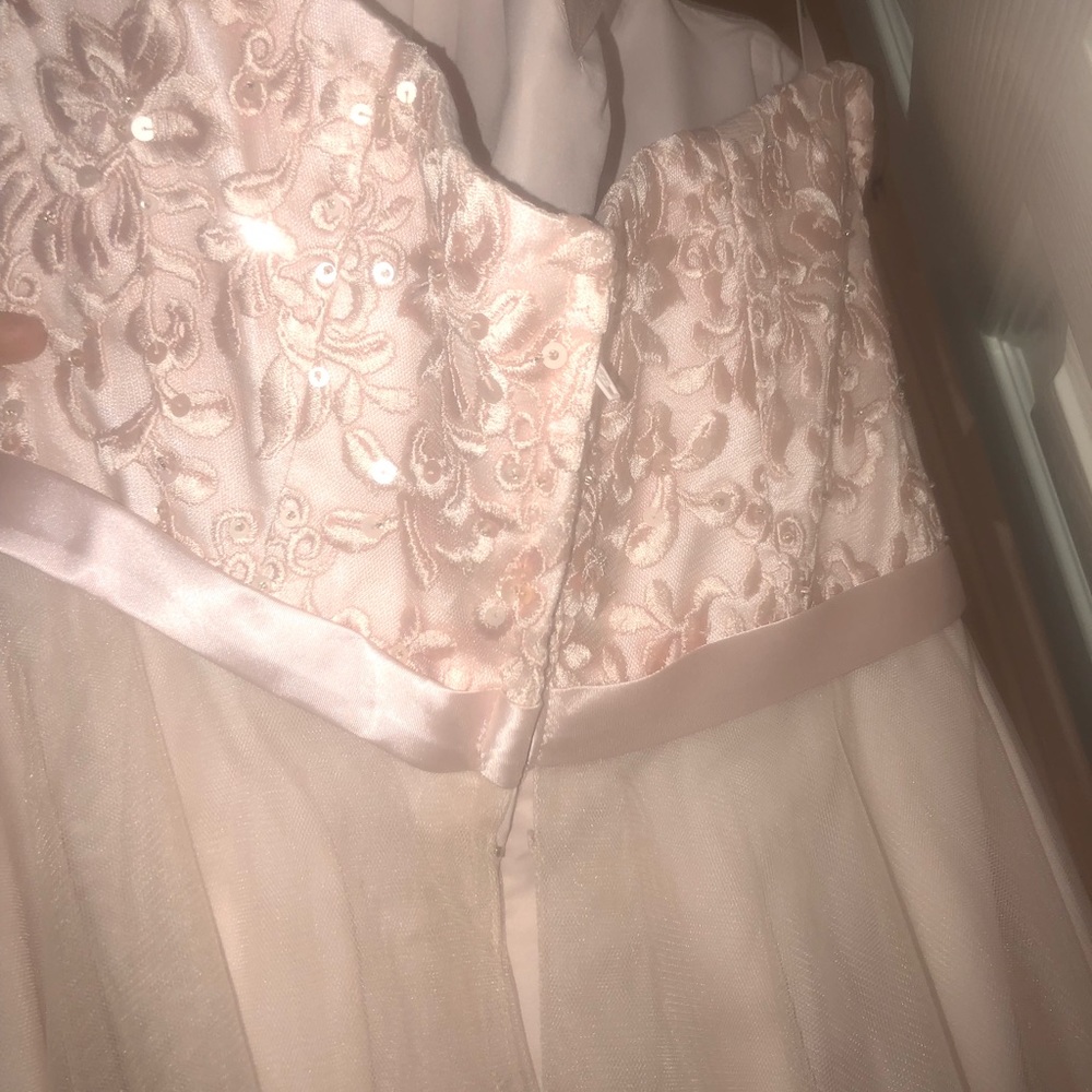 Dress - Picture 3 of 4